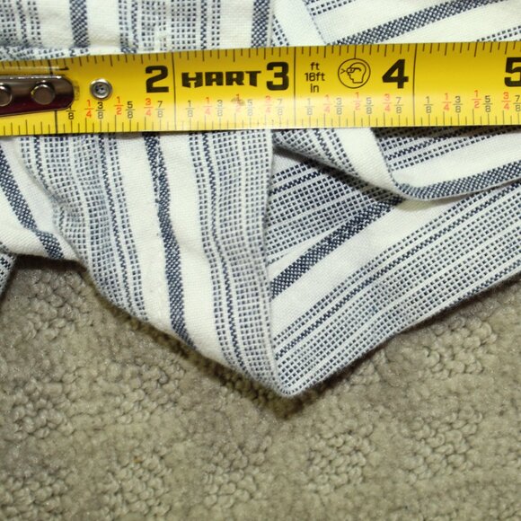 Khakis By Gap The 3” Inseam Short Blue White Chino Shorts, Size 4 - Picture 3 of 5